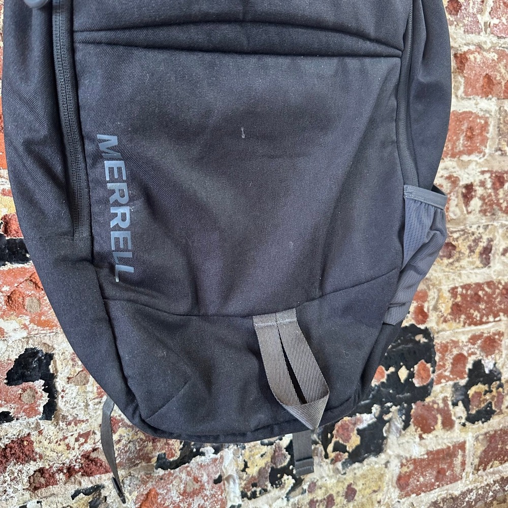Merrell Black Hiking Backpack Laptop Travel Bag Sternum Strap Multi Pocket - Picture 2 of 8